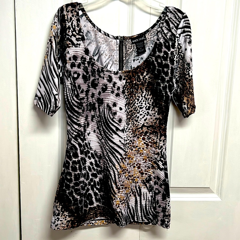 Wet Seal Multi Color Animal Print Short Sleeve Top Size M